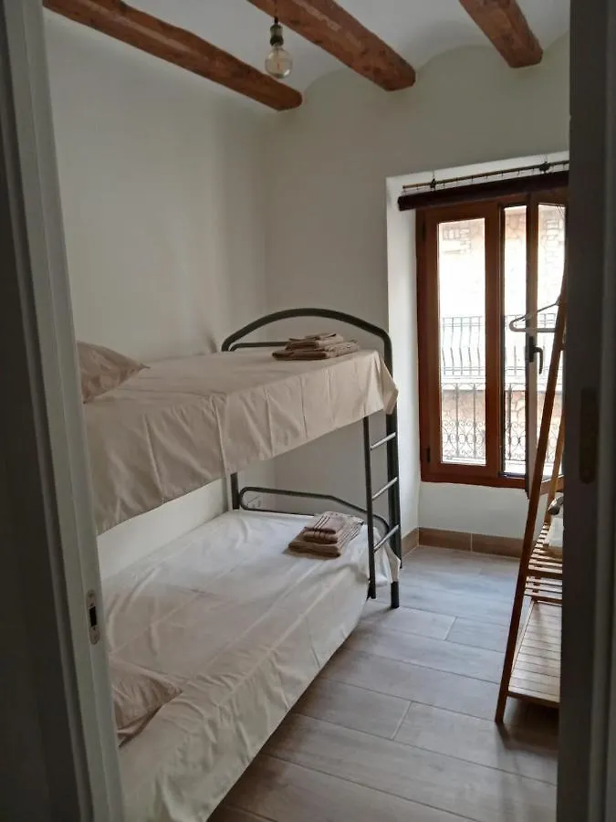 Centrally Located Two Bed Apartment In El Perello Espagne